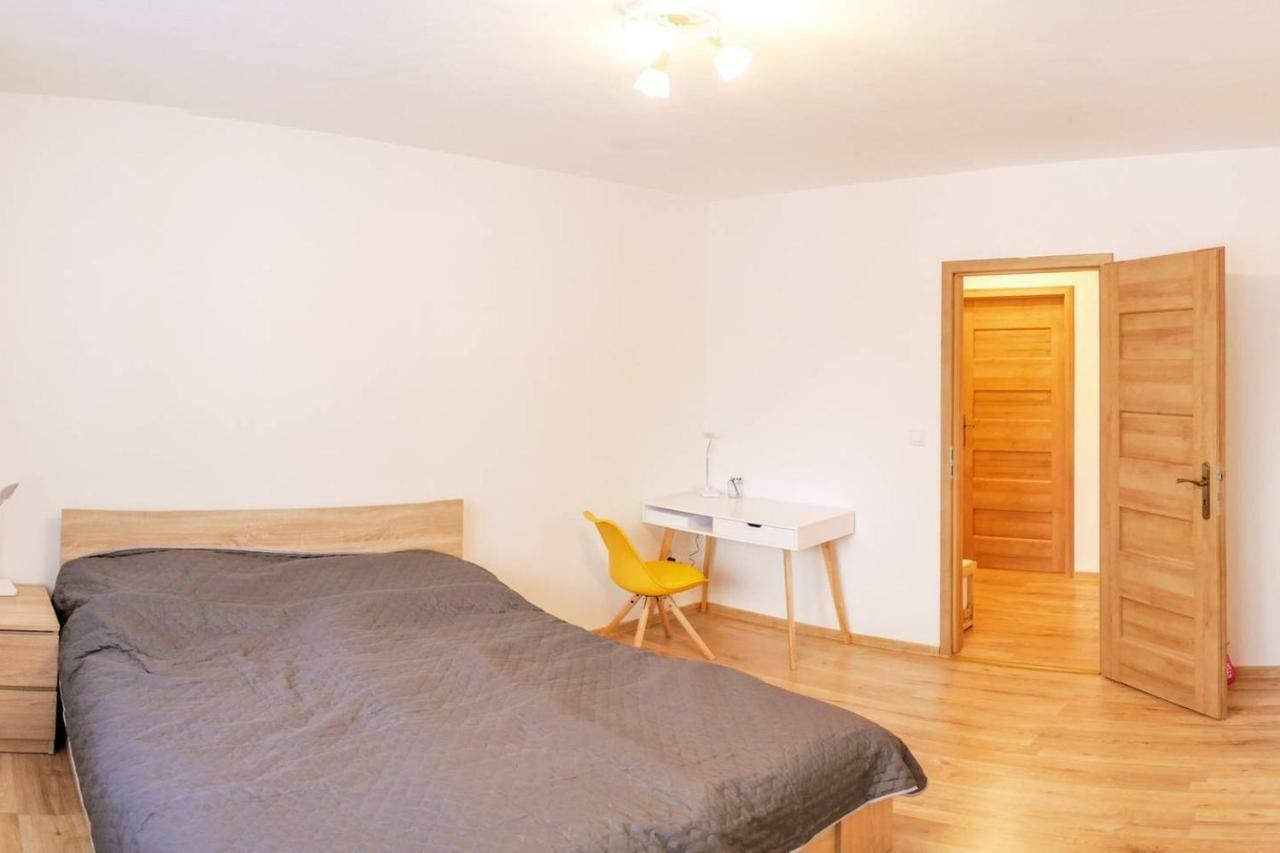 2 Bedroom Flat In The Heart Of Liptovský Mikuláš المظهر الخارجي الصورة