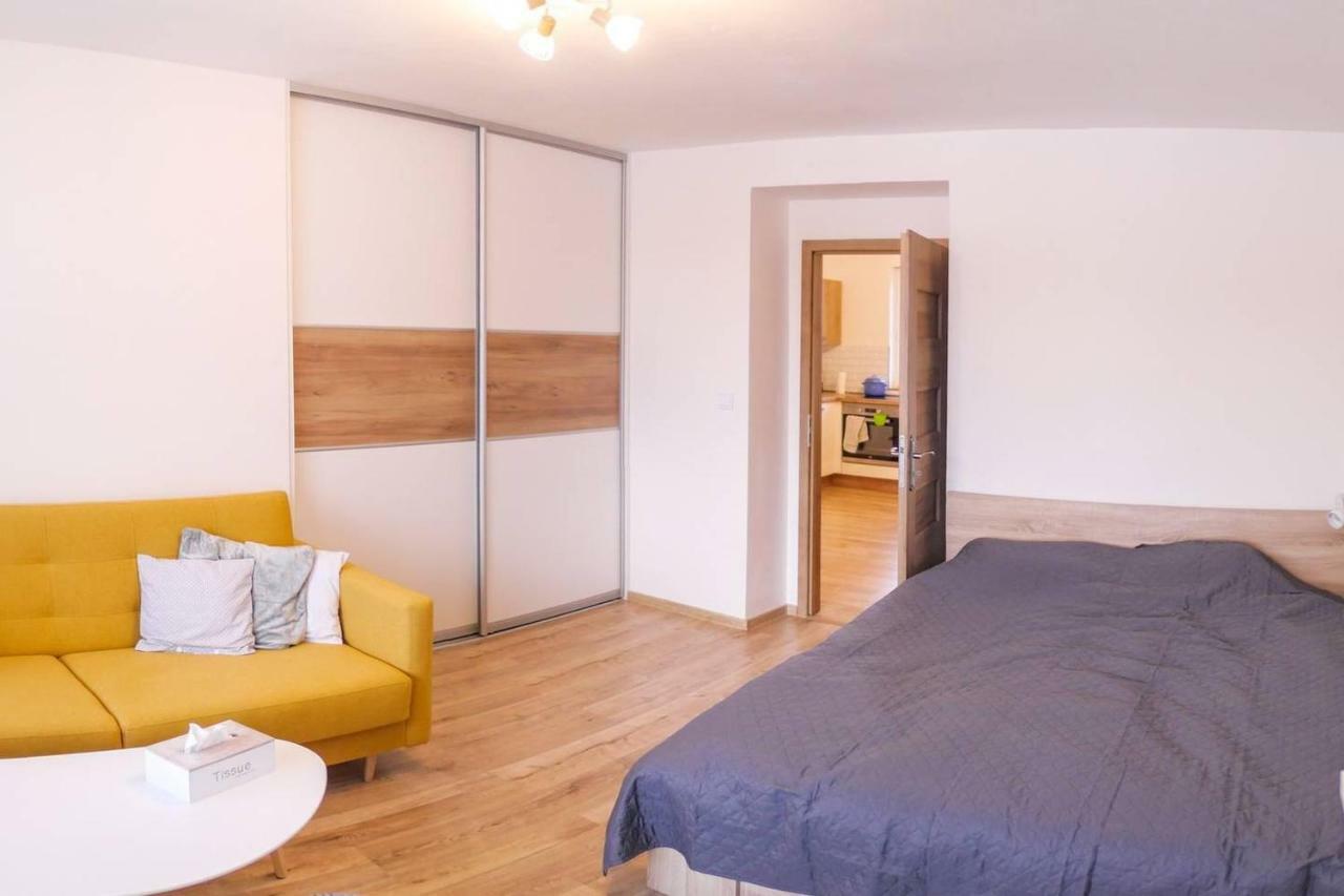 2 Bedroom Flat In The Heart Of Liptovský Mikuláš المظهر الخارجي الصورة